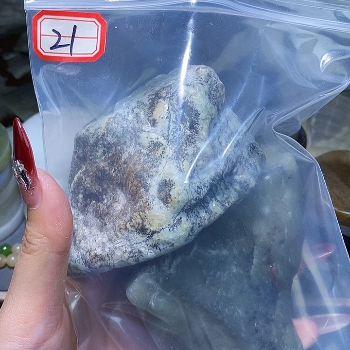 和田玉和田玉边角料随机发未镶嵌