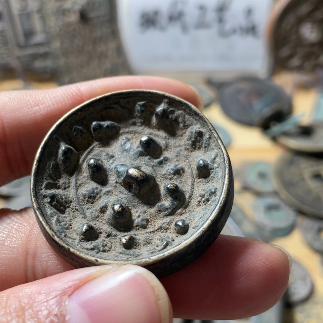 铜现代工艺品学习币