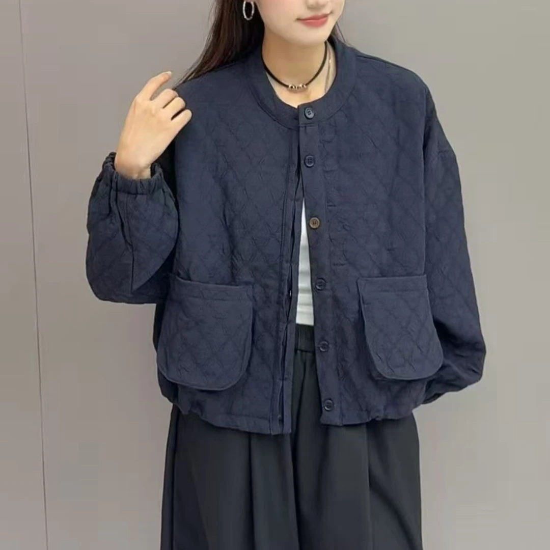 【洋玉服饰】秋冬短款宽松圆领加厚单排扣外套提花刺绣百搭口袋上衣
