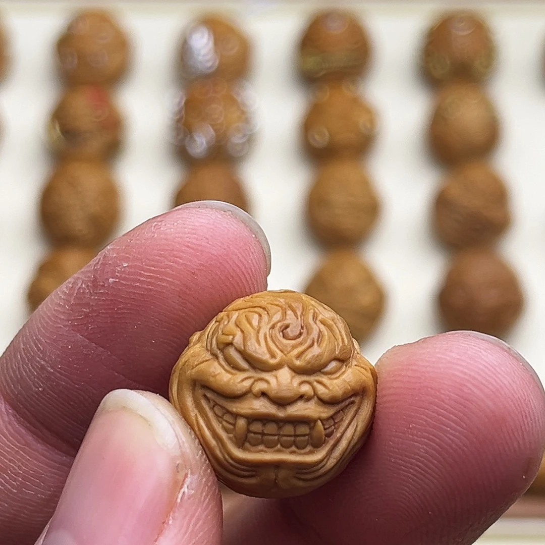 驸***马吊坠猴头核桃精修阴笑恶僧17