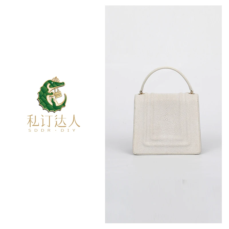 2025年春夏新款女士真皮百搭时尚包包珍珠鱼皮斜跨包