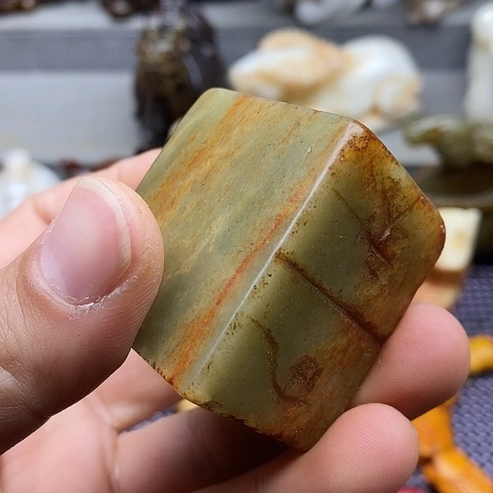 未镶嵌蛇纹石玉颈饰