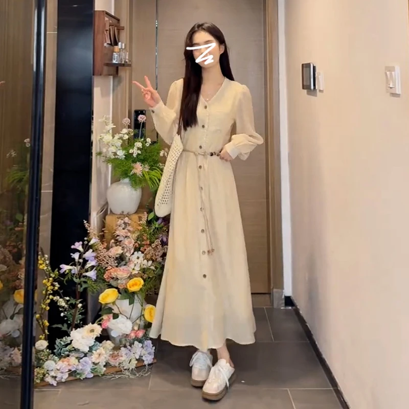 韩系高级感杏色连衣裙子2025年新款今年流行爆款初春绝美气质长裙