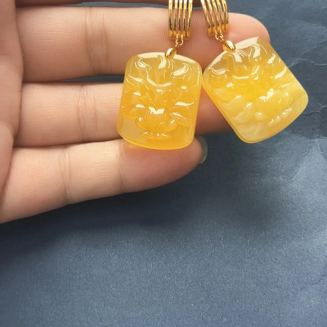 裸石琥珀未镶嵌耳坠