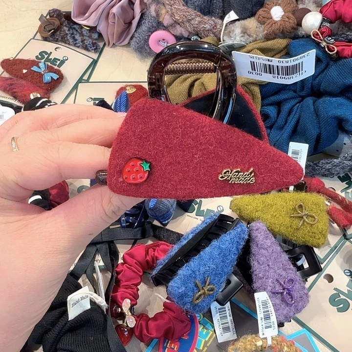 草莓抓夹款式新款