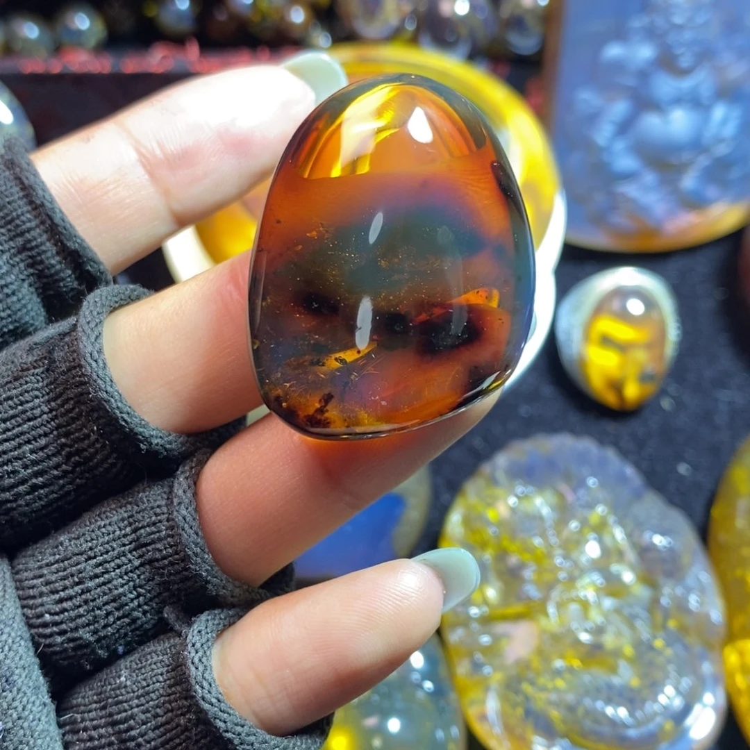 未镶嵌琥珀裸石、