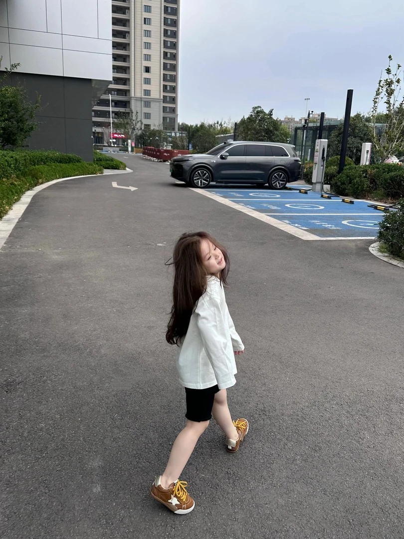小思家女童韩版秋季新款纯色休闲外套白色中长款T恤打底裤套装