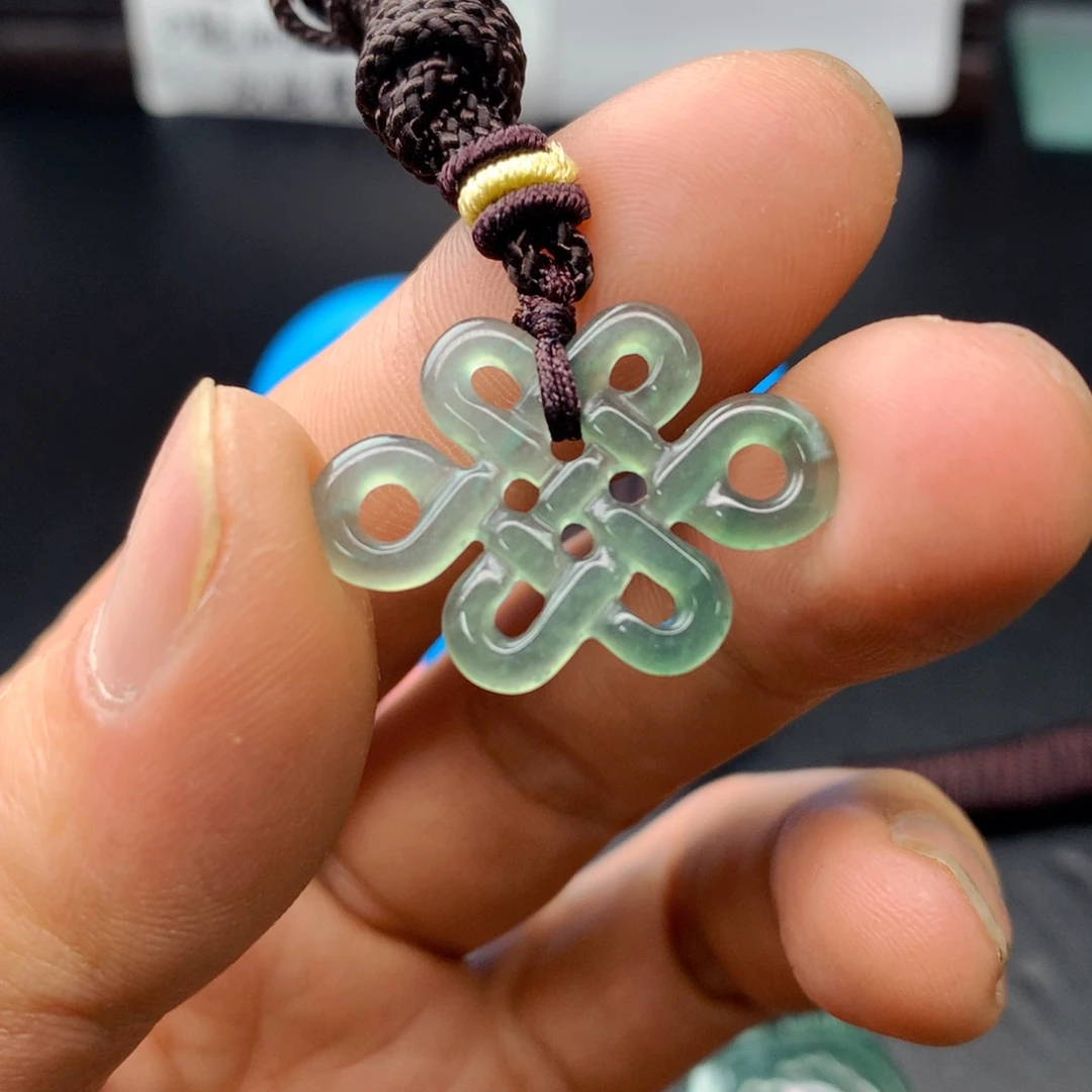 翡翠未镶嵌颈饰翡翠首饰和翡翠珠宝