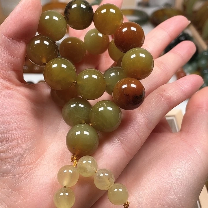 蛇纹石玉手链未镶嵌?*喵