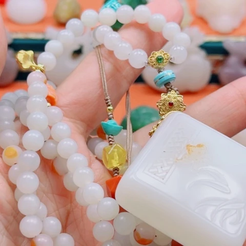 和田玉颈饰18K金镶嵌