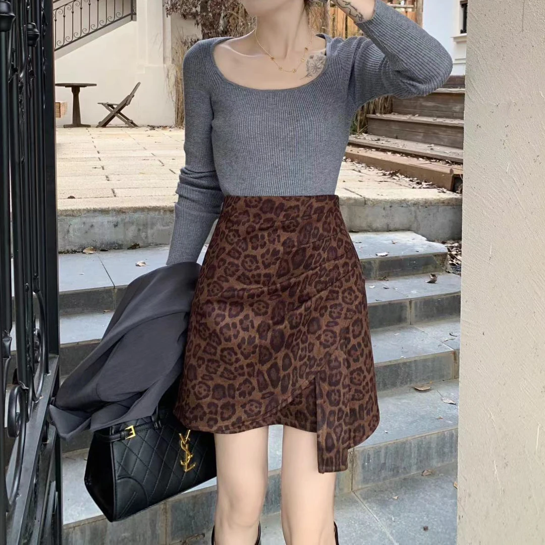 不规则褶皱短裙女2025早秋设计感韩版百搭a字半身裙显瘦包臀裙