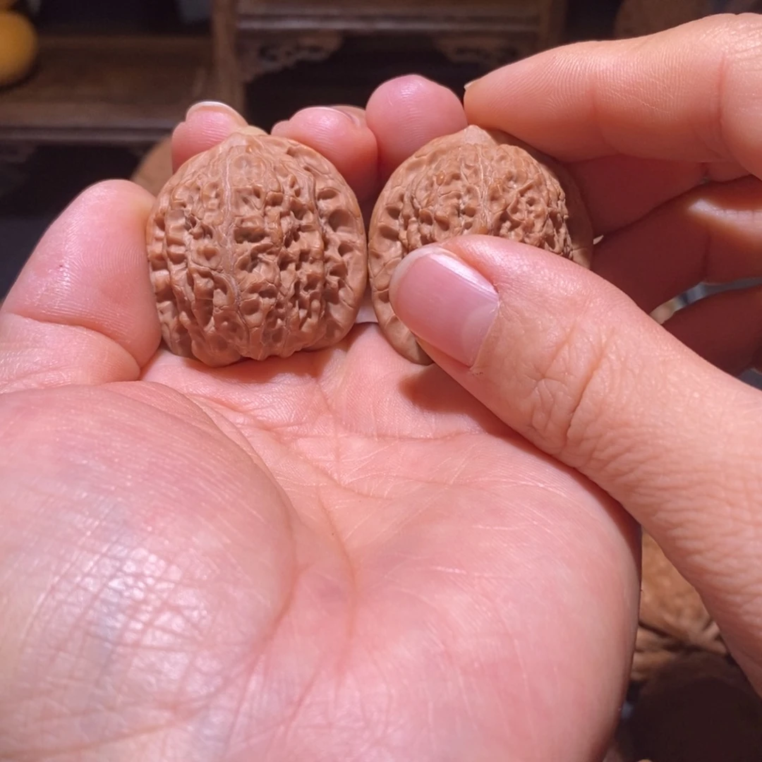 文玩核桃吊坠血麒麟34