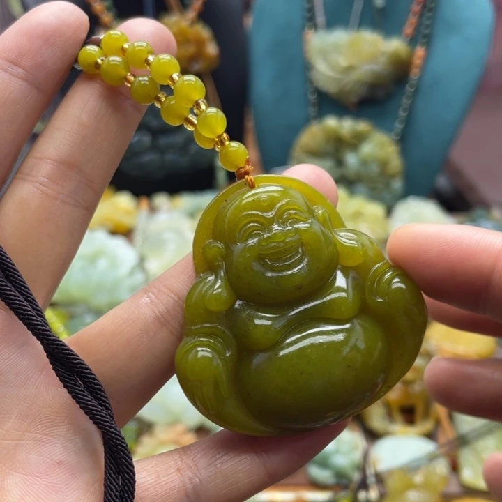 蛇纹石玉未镶嵌颈饰