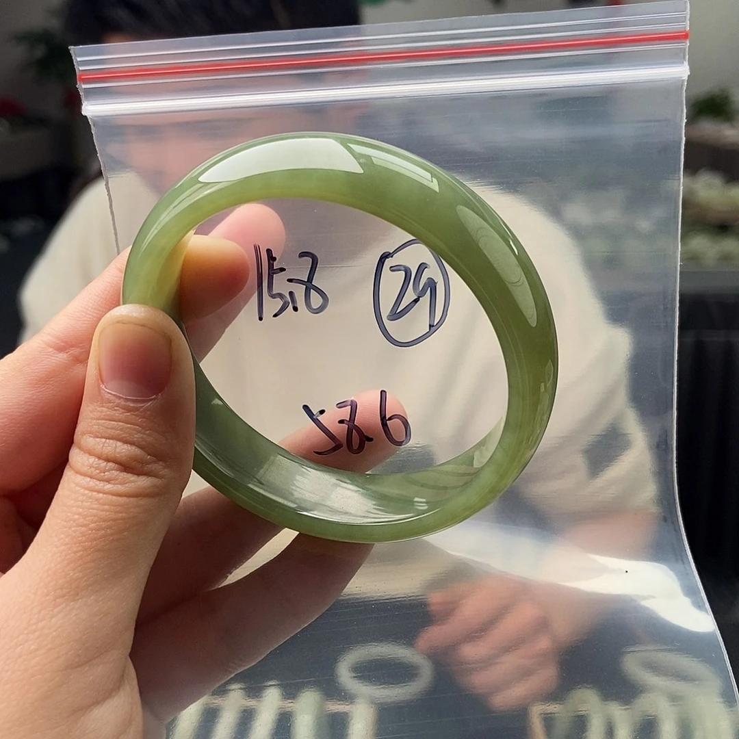 和田玉颜色多样性发拍一发一未镶嵌