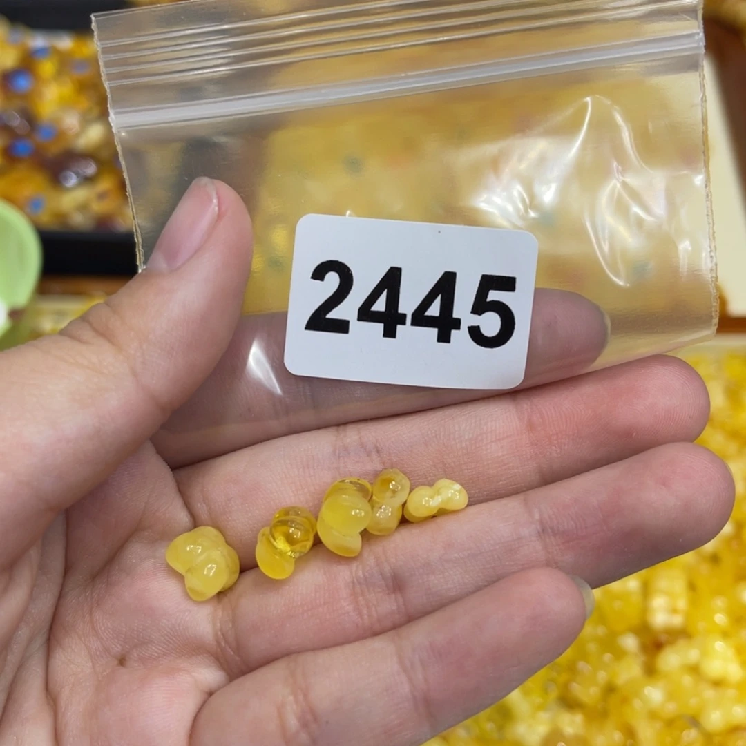 琥珀珠宝奇石未镶嵌