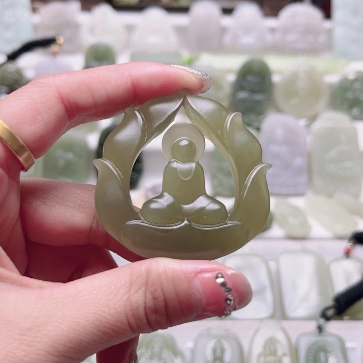 和田玉未镶嵌颈饰