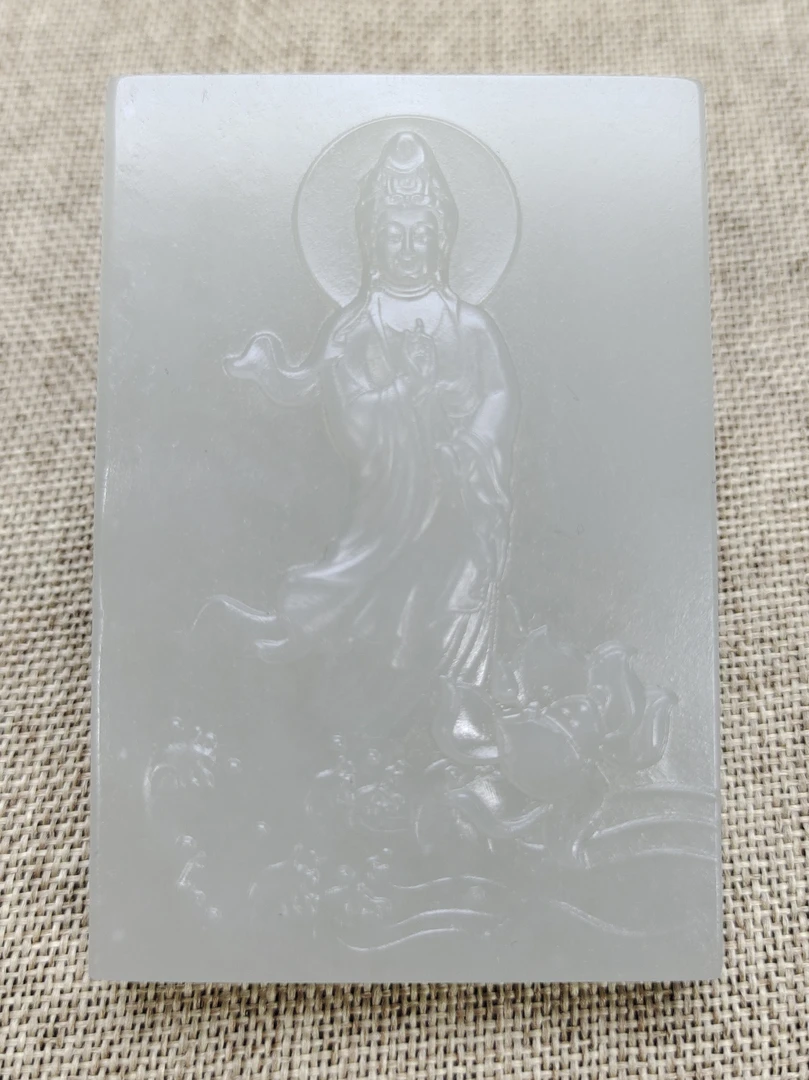 新疆和田玉青海料冰白观音牌 四六牌子
