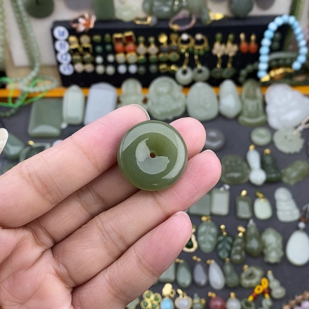 和田玉未镶嵌吊坠(不含链)