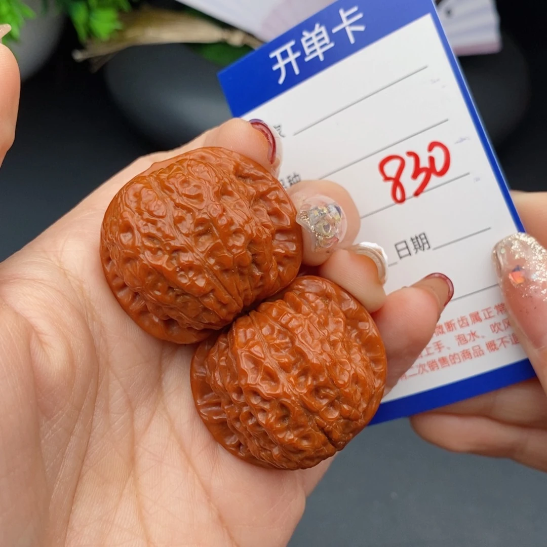 文玩核桃把件37血麒麟830