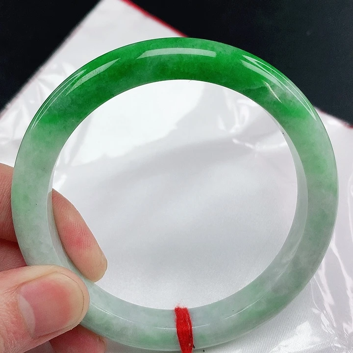 翡翠手镯未镶嵌圈63。0B03