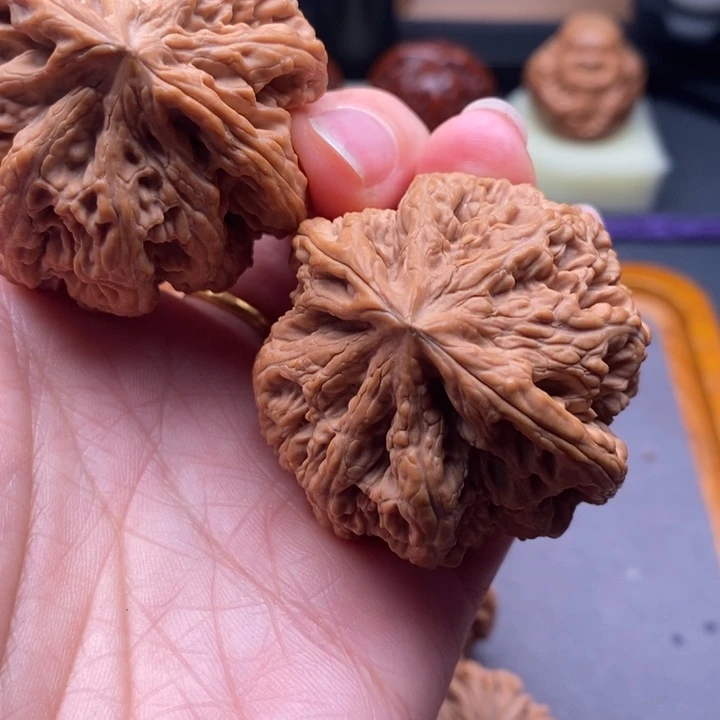 文玩核桃把件?****?粗筋