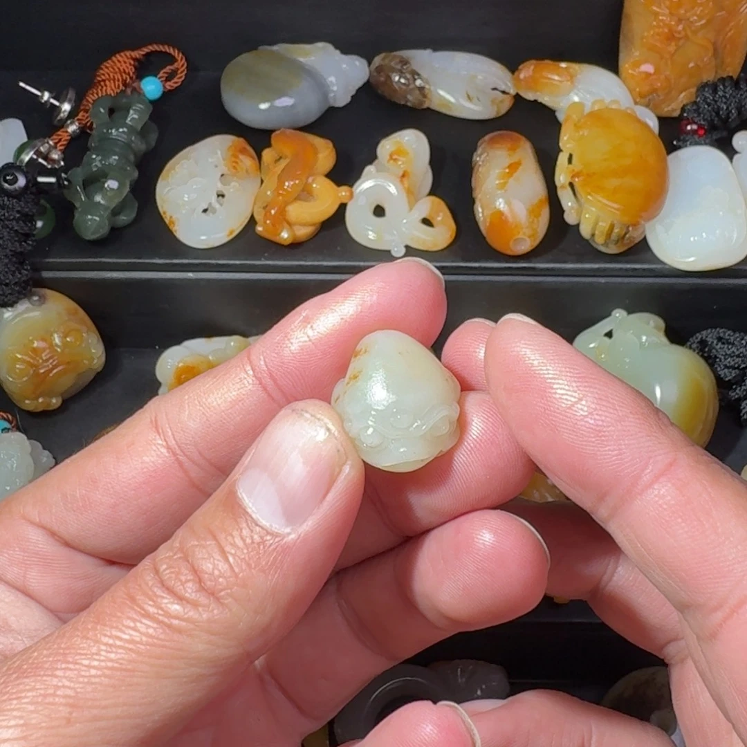 和田玉未镶嵌吊坠(不含链)