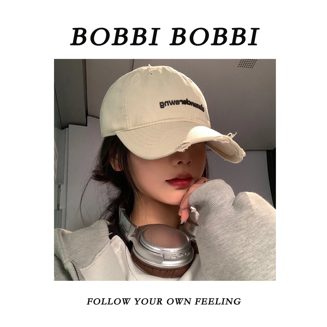 BOBBI 字母贴标简约百搭纯色破洞风棒球帽鸭舌帽