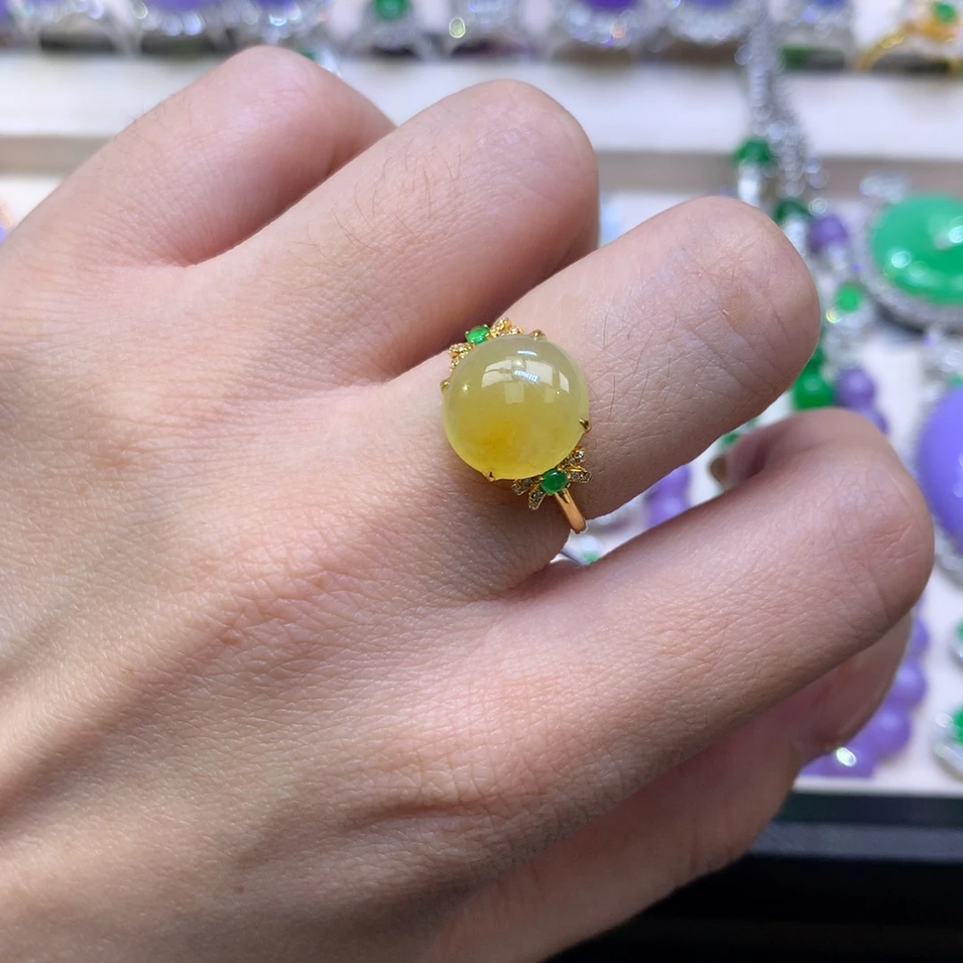 T***制翡翠18K金镶嵌颈饰