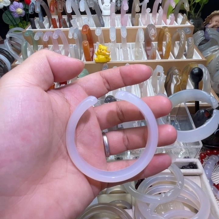 玛瑙/玉髓手镯未镶嵌