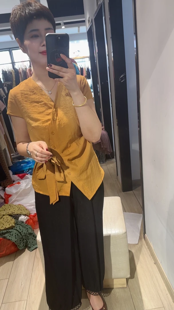 6799纯色显瘦上衣