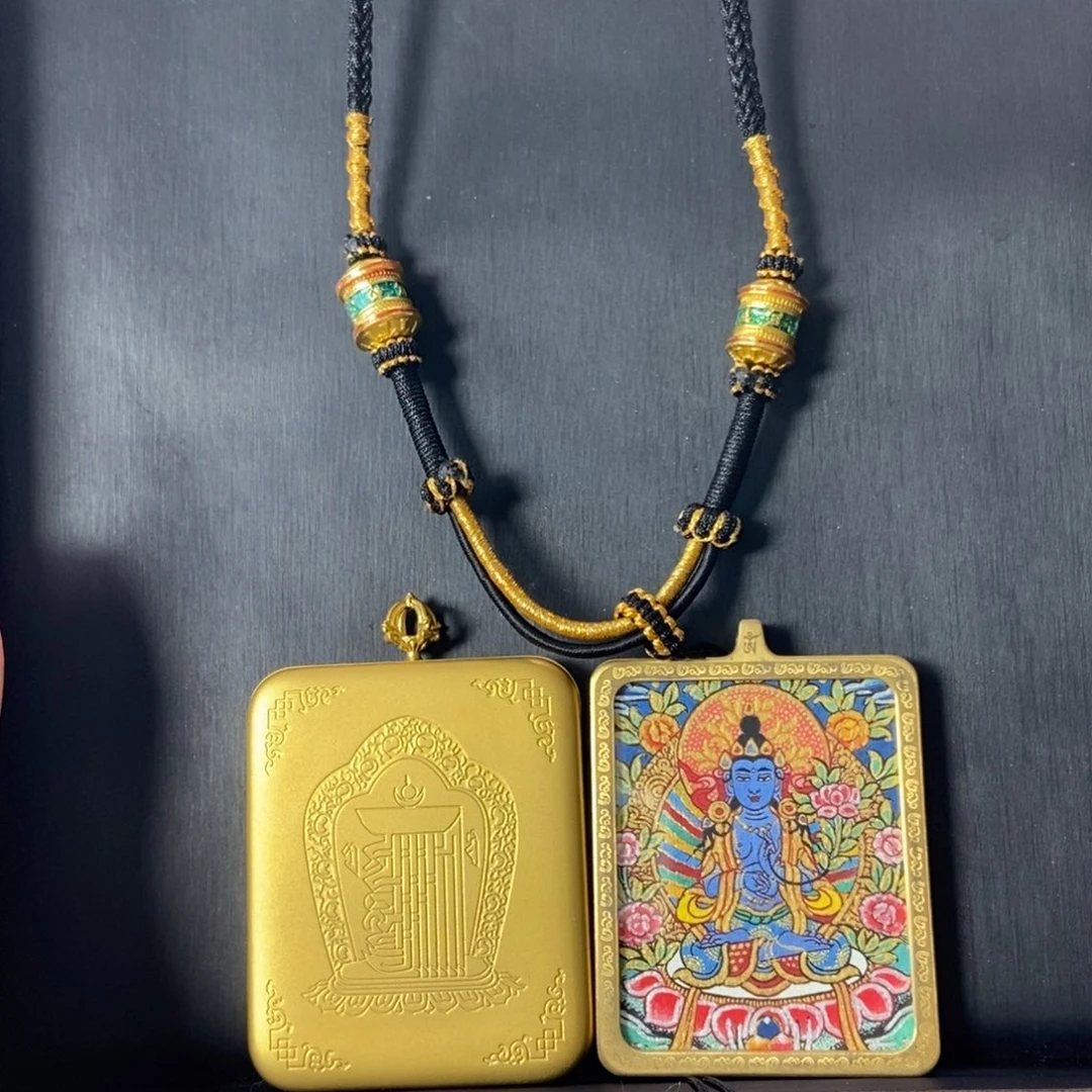 吊坠美丽的唐卡在这里结缘