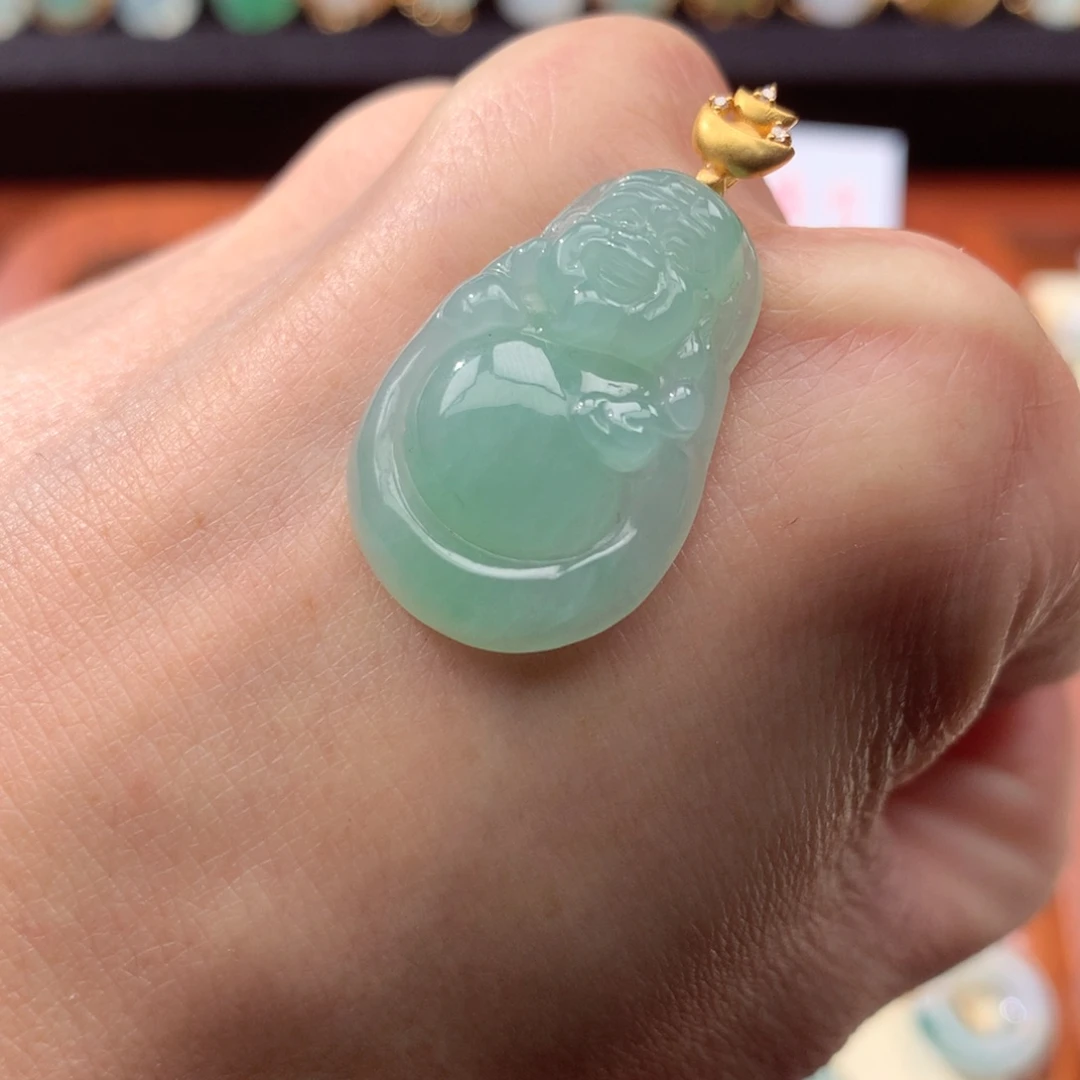 翡翠颈饰18K金镶嵌翡翠