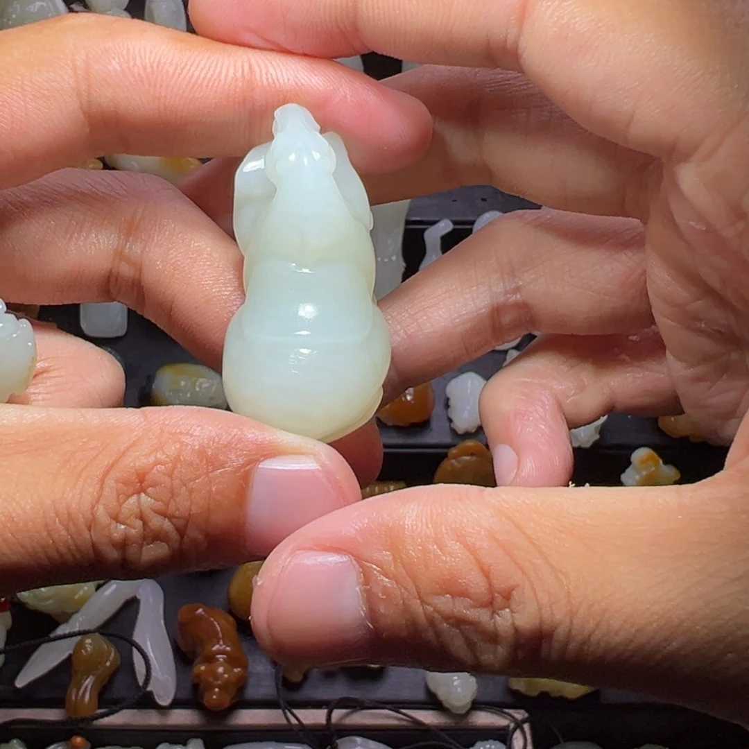 和田玉(糖玉)未镶嵌颈饰诸****7