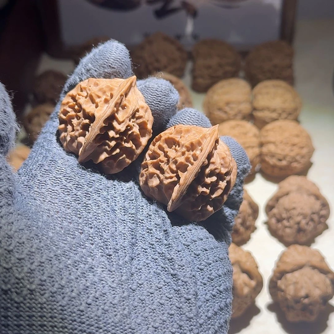 丨***季文玩核桃吊坠龙鳞纹