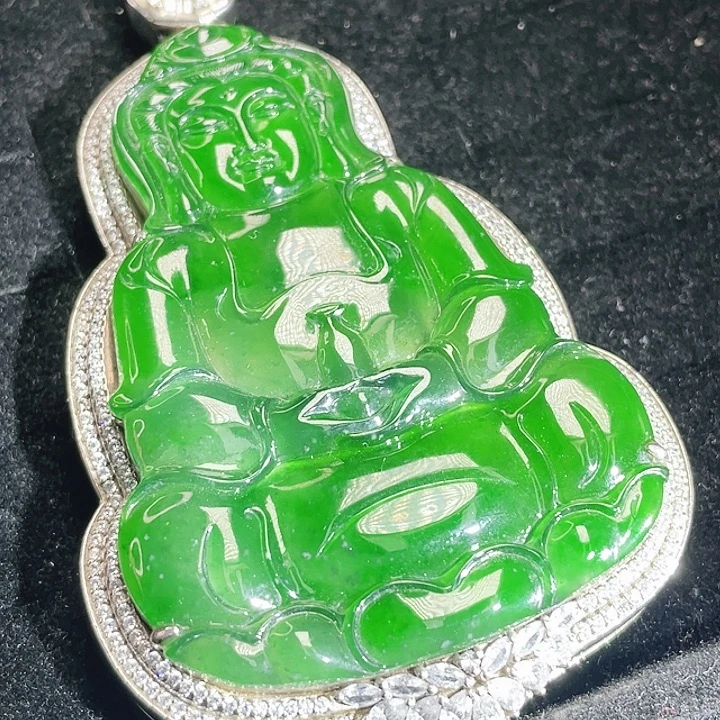 翡翠未镶嵌颈饰70