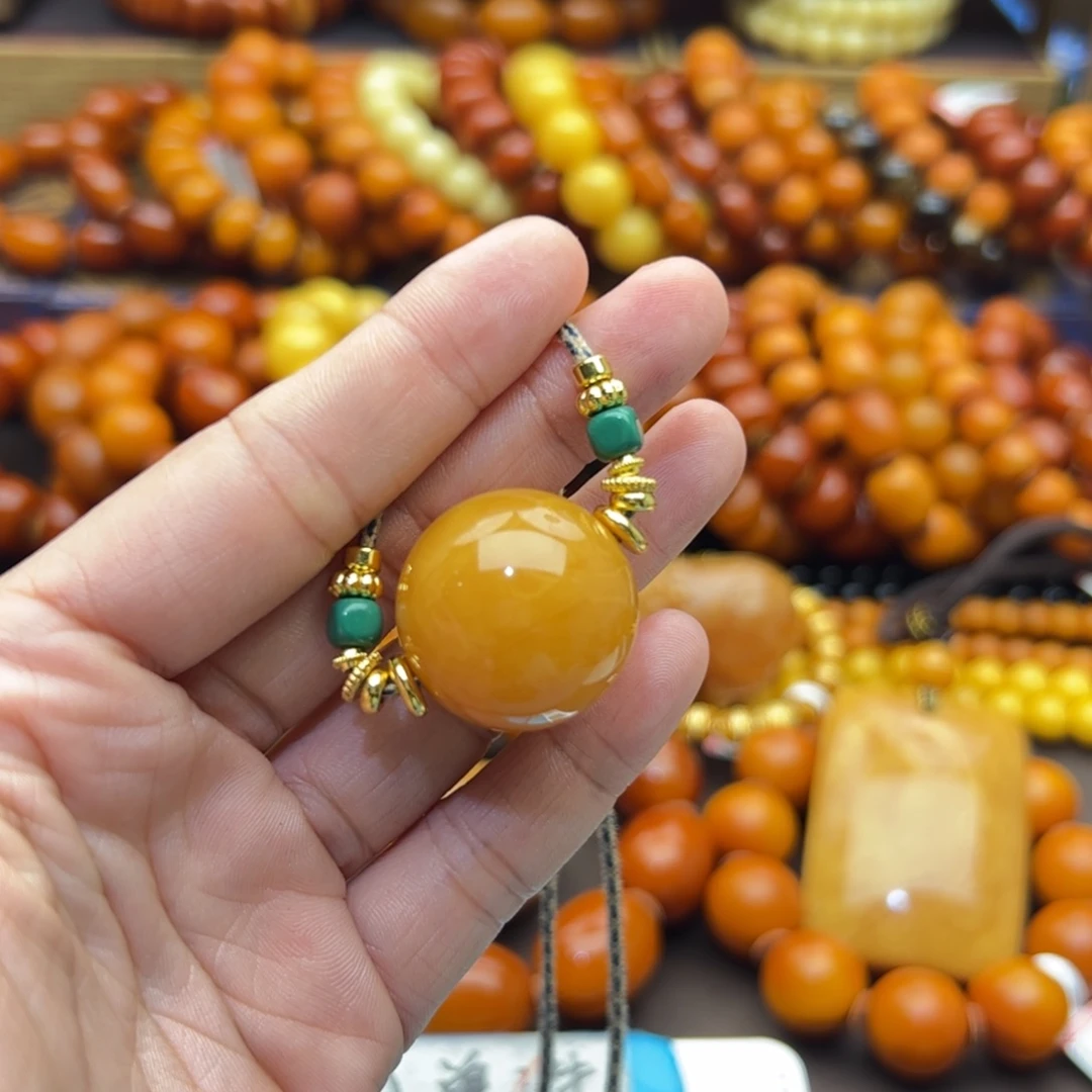 琥珀未镶嵌珠宝奇石