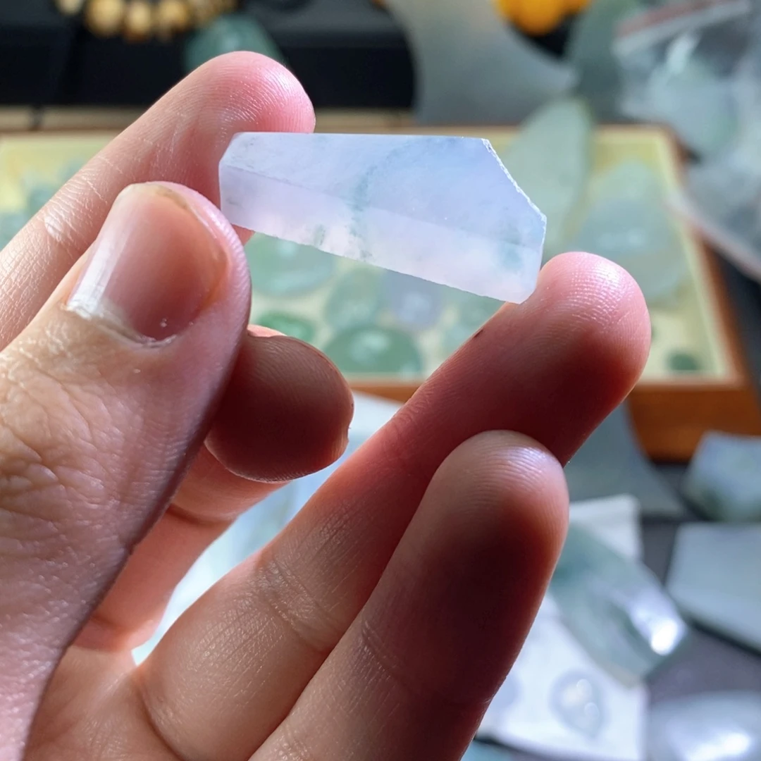 翡翠未镶嵌颈饰定制