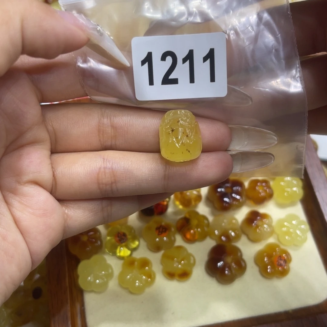 琥珀未镶嵌珠宝奇石