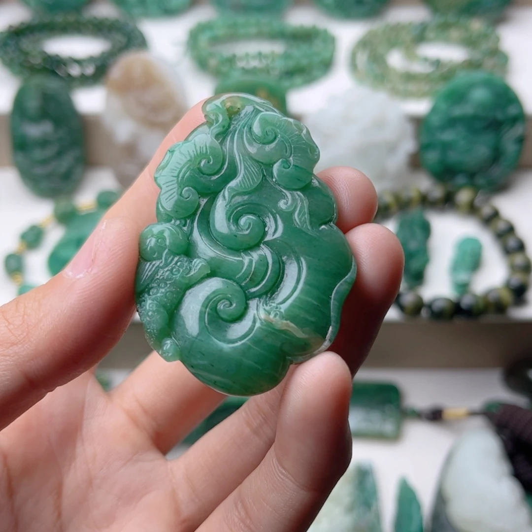 独山玉未镶嵌挂件家*