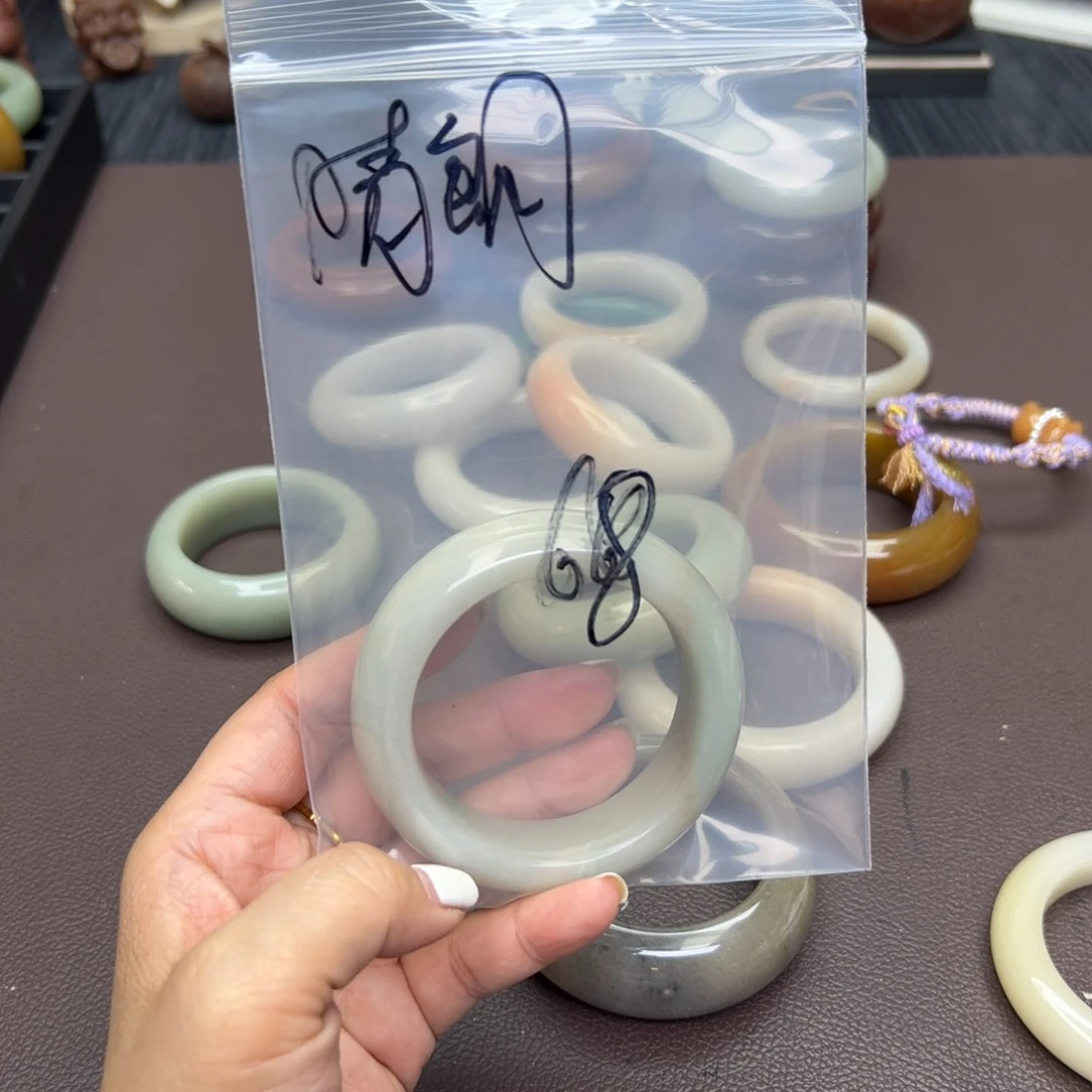 石英质玉手镯未镶嵌晴*