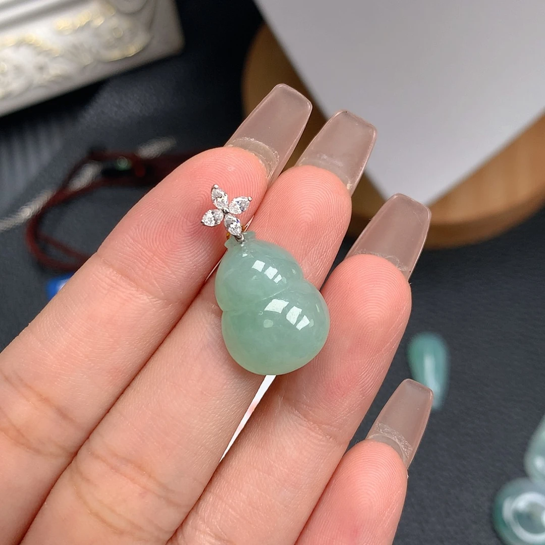 吊坠(不含链)18K金镶嵌翡翠