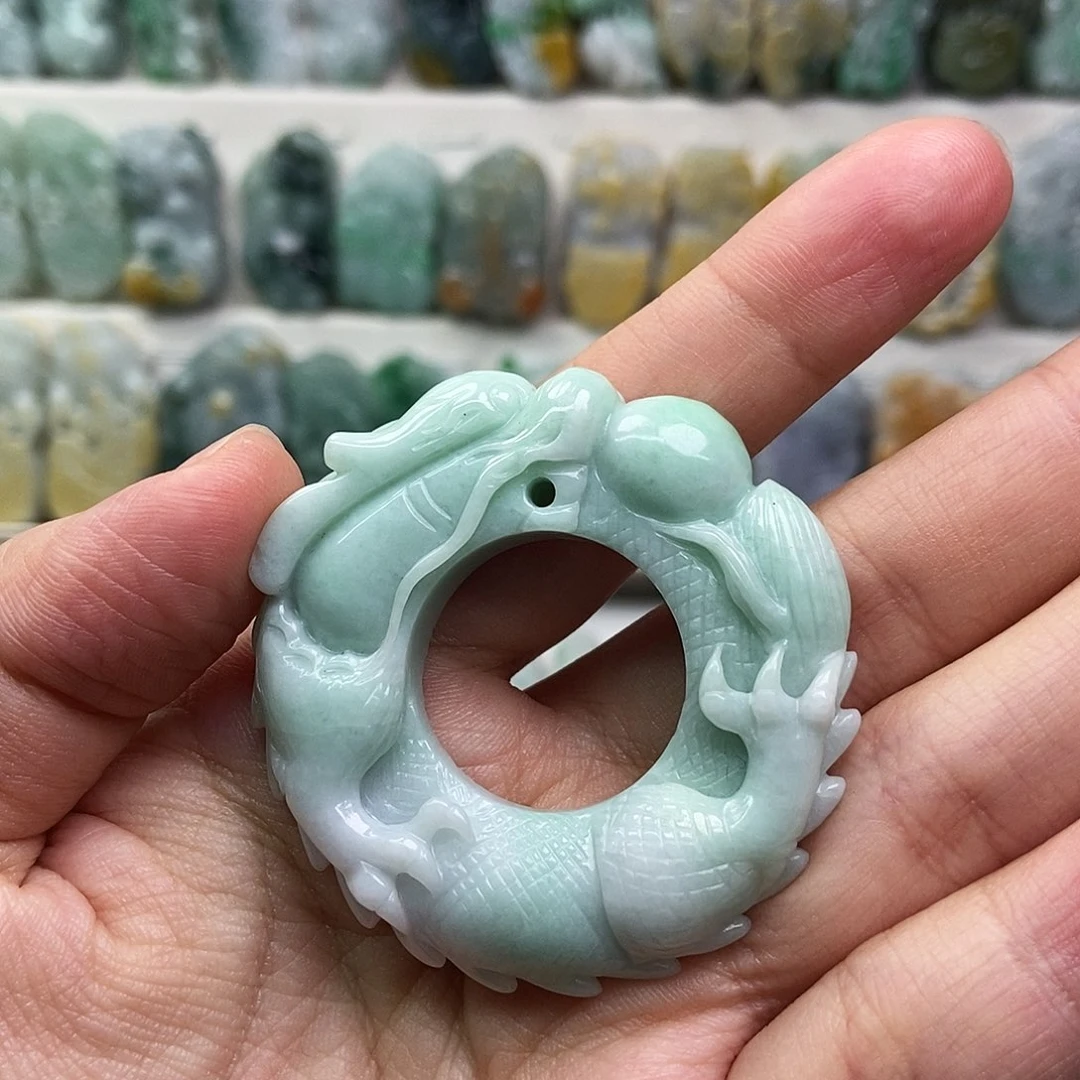 翡翠未镶嵌吊坠(赠链)