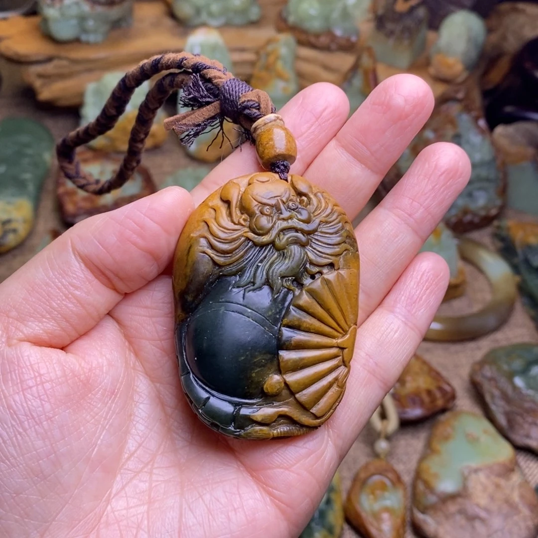 温***。岫岩河磨玉（透闪石质玉）未镶嵌把件