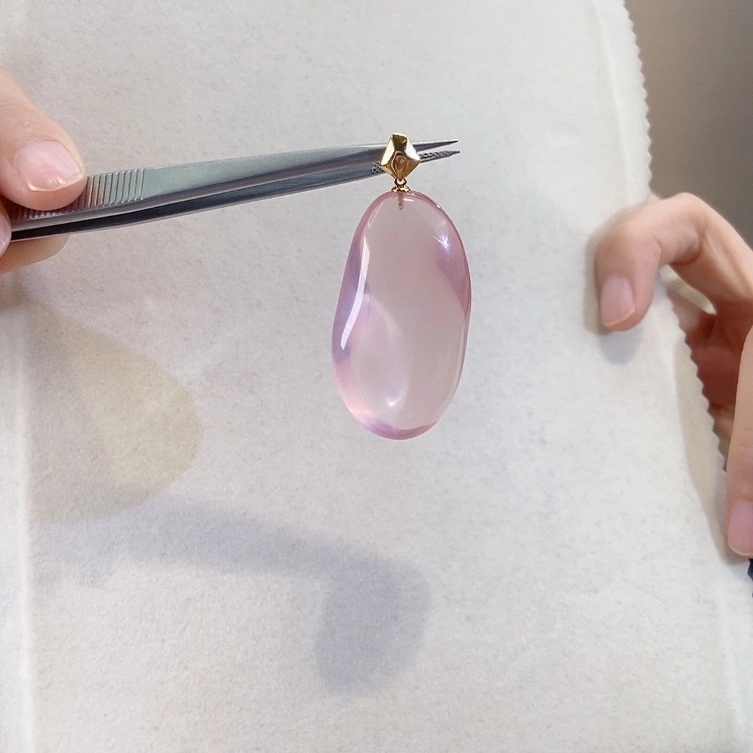 颈饰18K金镶嵌芙蓉石