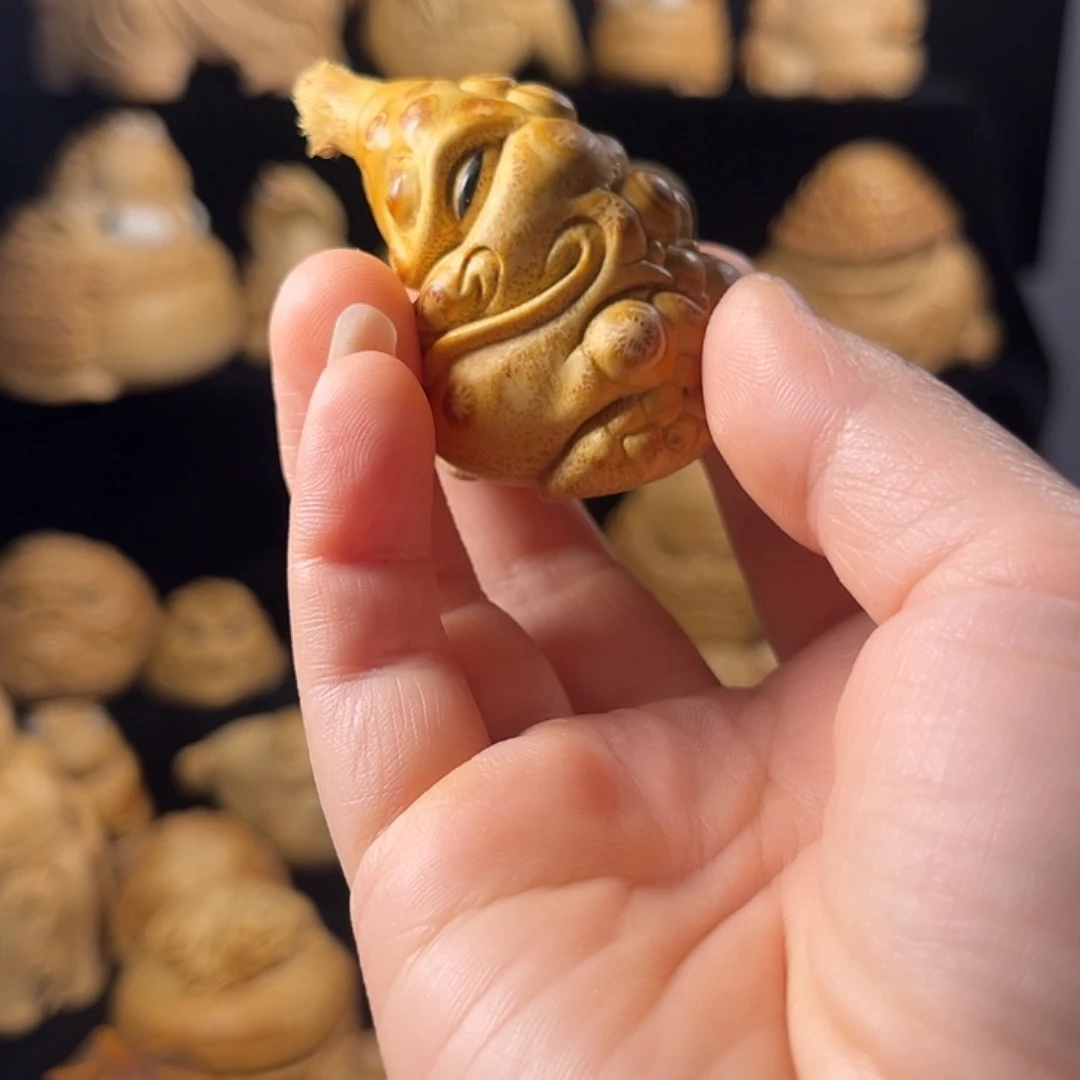 木奶****屁竹根的雕刻艺术