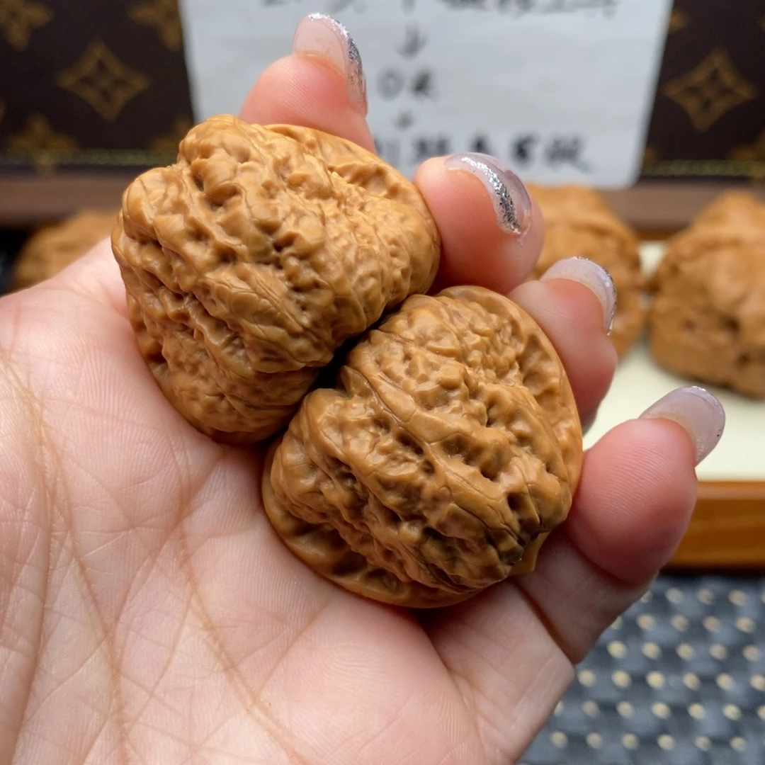 文玩核桃把件无****6边35左右