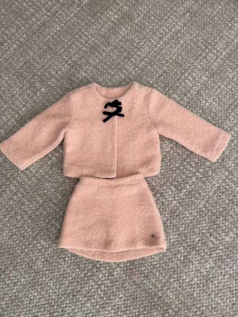 儿童 Rj  粉色小香风黑蝴蝶结系带套装