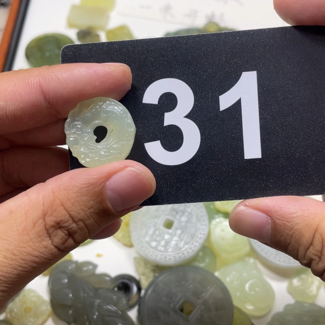 蛇纹石玉合金颈饰
