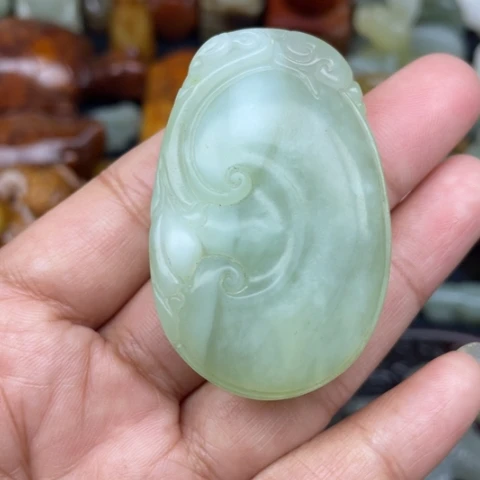 蛇纹石玉未镶嵌颈饰24