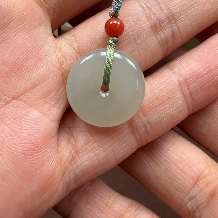 和田玉未镶嵌挂件且末平安扣